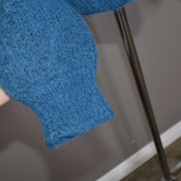 SOLD - NWT Zara Oversized Knit Blue Bubble Sleeved Cardigan Sz S - Picture 7 of 7